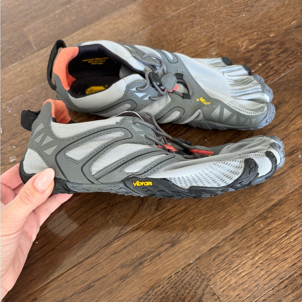 Vibram V-Trail Five Fingers Trail Shoes Grey US Size 7.5-8 (EU Size 39)